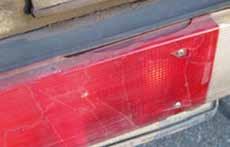 skla, škrábance s narušením výhledu v zorném poli řidiče (platí pro technickou
