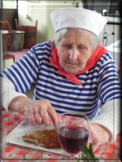 Pak už se jen smažilo, jedlo a povídalo.