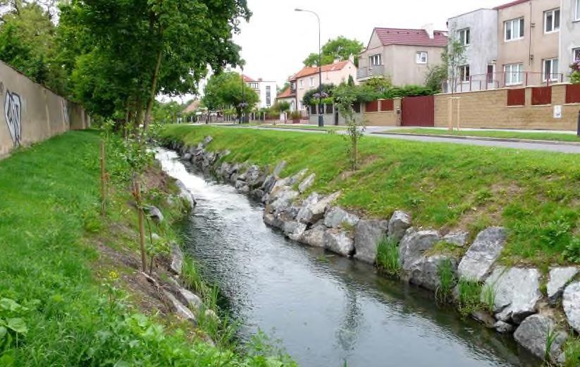 V prostorově omezených podmínkách se musejí revitalizace někdy spokojovat jenom s dílčími zlepšeními morfologického stavu koryt, jichž může být dosahováno řešeními ne zcela blízkými přírodě.