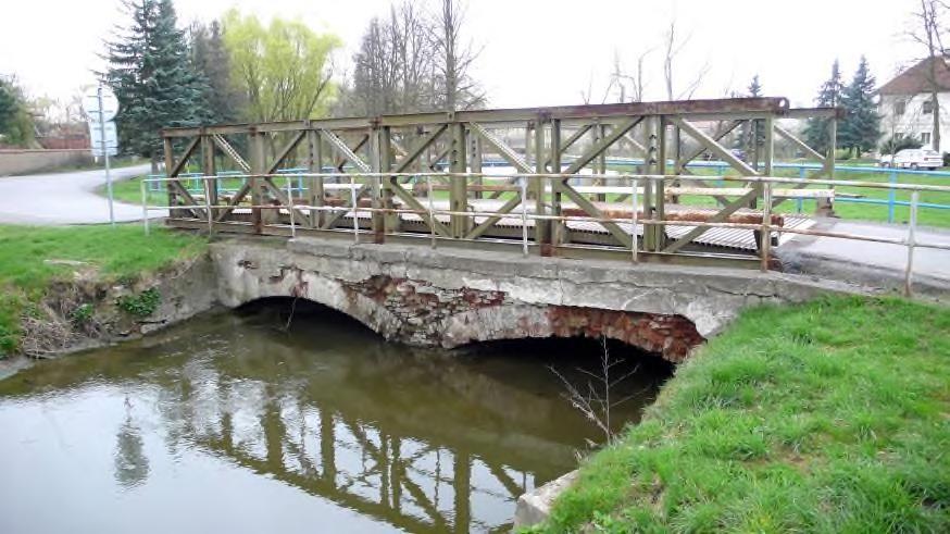 Ne každá usazenina v korytě potoka nebo řeky v obci může mít skutečně podstatný vliv na průběh povodní a vliv mnoha usazenin je velmi malý ve srovnání s působením jiných povodňových překážek,