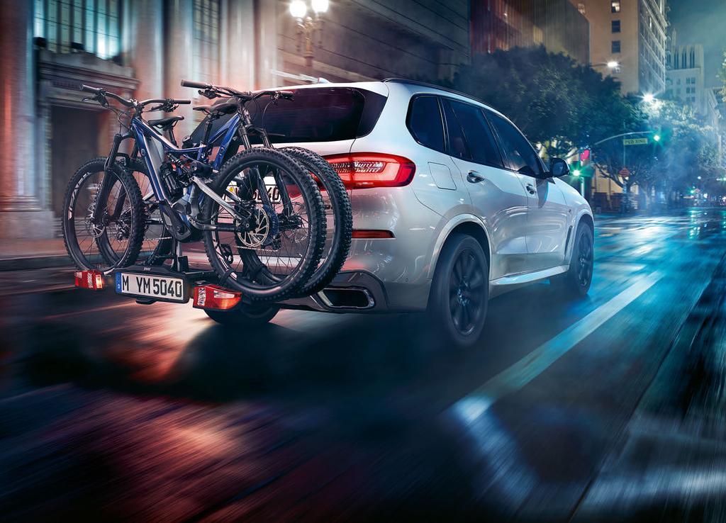 Váš BMW Servisní partner vám rád poradí. Modely na obrázku obsahují zčásti také zvláštní výbavu, která není součástí sériové výbavy. Na obrázcích nejsou uvedeny veškeré varianty výrobků.