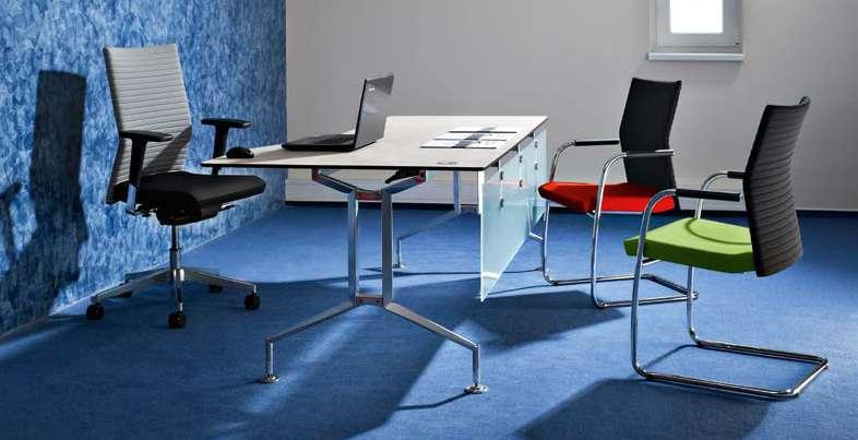 Superb ergonomics and high seating comfort are based on the chair s excellent synchronous mechanism, ideally shaped backrest and seat pan and a range of