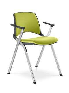 Juno chairs with castors are a very interesting and practical alternative to the conference chair.