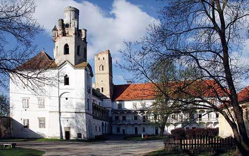 Prohlídkové trasy: 1 - Reprezentační prostory 2 - Knížecí apartmány 3 - Dětské pokoje a muzeum loutek 4. - Grota 5. - Palmový skleník 6.