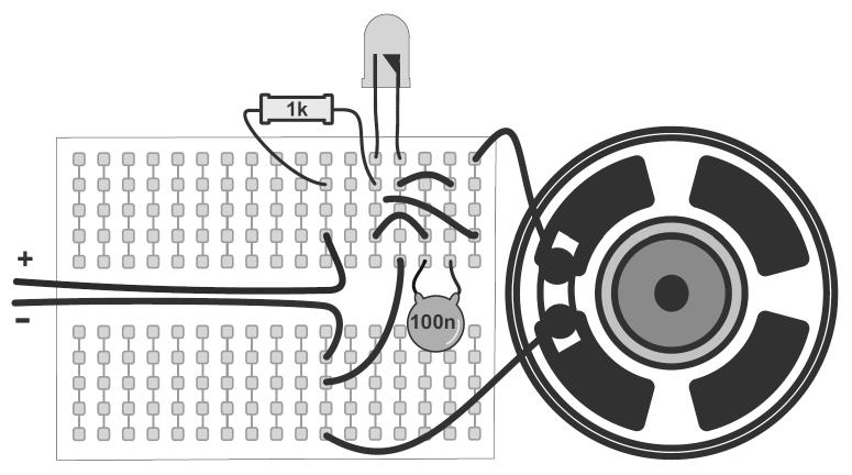 Uchování elektrické energie Dvířka 7. dne ukrývají jeden elektrolytický kondenzátor ( elko nebo elyt ) s kapacitou 100 µf (mikrofaradů).