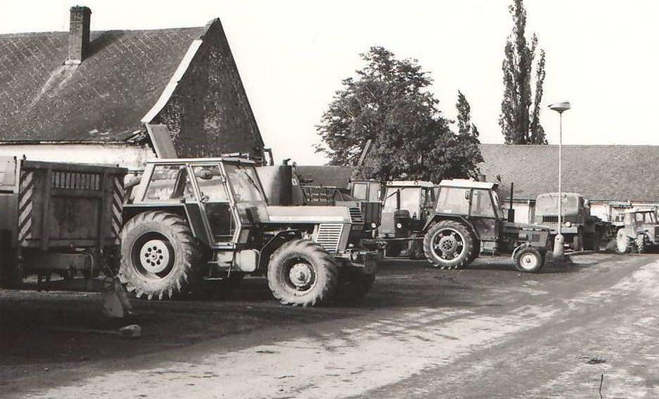 HISTORICKÉ FOTOGRAFIE DĚTI ZŠ HLAVNICE, POZNÁTE SE?