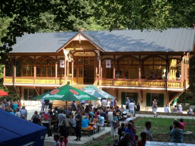 162 Spolek BAJA poskytl také sponzorský dar na Mezinárodní hudební festival Karla Ditterse z Dittersdorfu. 9. 13. listopadu se konal Podzimní BAJA blešák v novém sále Městského kulturního střediska.