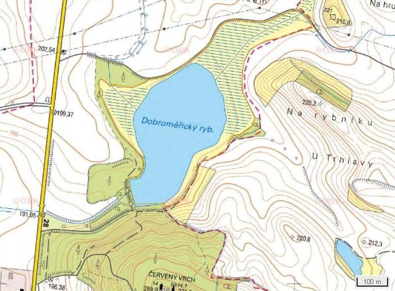 Obr. 2. Současná topografická situace Dobroměřického rybníka a jeho bezprostředního okolí (GEOPORTAL 2016). Fig. 2. Current topographical state of Dobroměřický rybník fishpond and its vicinity (GEOPORTAL 2016).