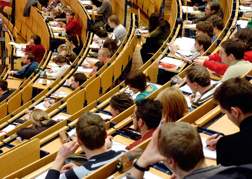 UŽITEČNÉ ODKAZY STIPENDIA DAAD PRO ČR Užitečné odkazy VUT Rektorát Studium a stáže v zahraničí www.vutbr.cz/studenti/staze Kontakty na zahraniční oddělení fakult www.vutbr.cz/studenti/staze/kontakt Dům Zahraniční Spolupráce www.