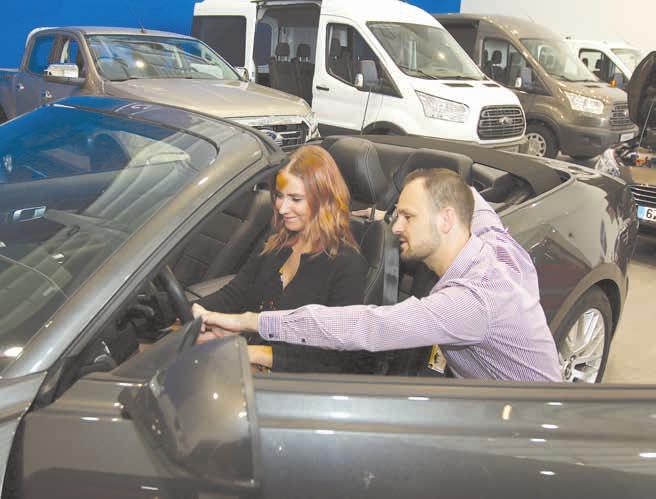 jako celek sdružuje několik automobilových značek?