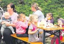 Dalším vystupujícím byl Soubor brdských trubačů, významné odvětví myslivecké kultury. Radim Šíma předvedl vábení zvěře na různé typy vábniček.