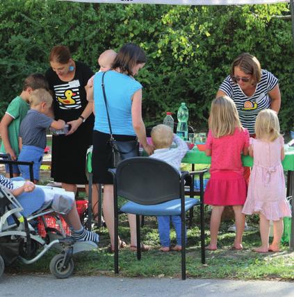 V rámci multidisciplinarity odborného týmu tak organizace zajišťuje vedle standardních služeb rané péče i konzultace v oblasti pohybového rozvoje a stimulace zraku, pečující členové rodiny mohou