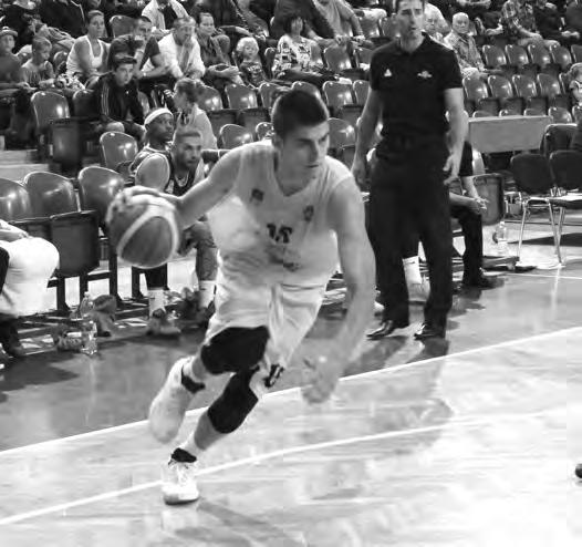 Václav Bujnoch: Basket mi chyběl, jsem rád, že zase hraju Na loňskou sezonu by opavský křídelník nejraději zapomenul. Poranil si koleno a na palubovce nepobyl ani minutu. Vše se ale v dobré obrátilo.