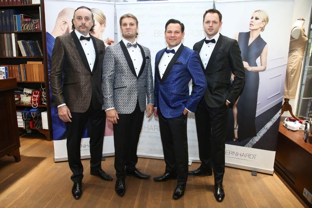 S firmy pro celých exkluzivní Poprvé divadle Foto: novou firmu Bernhardt.