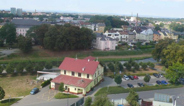 Opava město s velkým množstvím zeleně. Parkové lokality podél řeky.