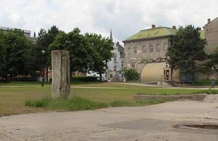 PROBLÉMY A POTENCIÁL KE ZLEPŠENÍ V této části jsou uvedeny některé problémové lokality nebo místa, kde je potenciál pro zlepšení současného