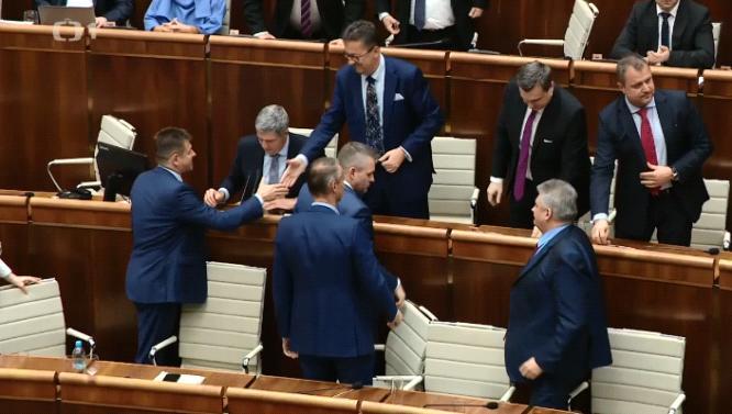 Hlavními postavami politického střetu vyvolaného vraždou novináře