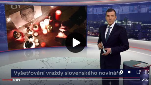 Opakovaně jsou používány také záběry pietního charakteru smuteční fotografie, hořící svíčky atd.