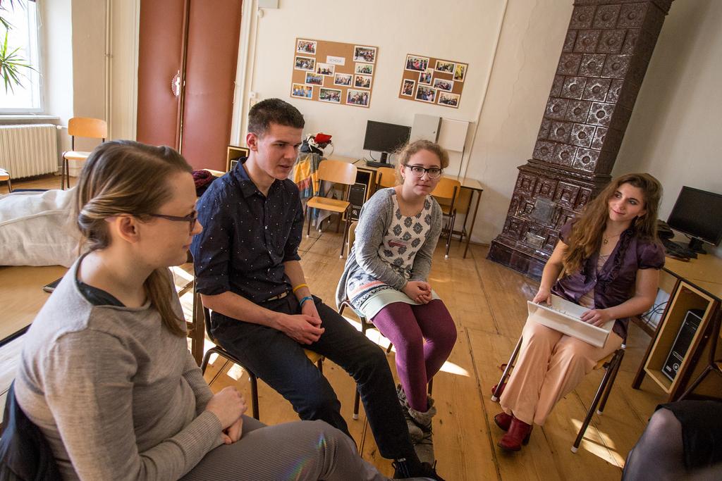 Jako zástupci mladých lidí děkujeme za to, že nám církev naslouchá, provází nás a dává nám možnost vyjádřit své názory a návrhy, uvedli účastníci fóra mládeže své závěrečné prohlášení a zmínili pak