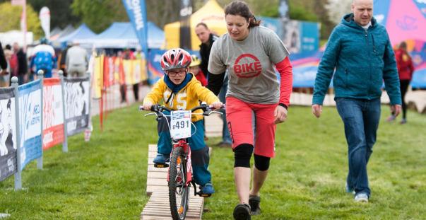 PROGRAM BIKE ACADEMY V rámci celého dne, probíhá výuka jízdy na kole pod vedením zkušených lektorů.