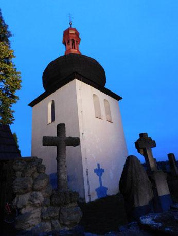 půvabného kostelíka, v další části pak upozornil na unikáty v interiéru stavby. ny František Kaván, pobývající ve městě v roce 1896 na pozvání bývalého spolužáka Otakara Hrušky.