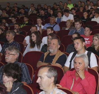 Nebyli zde však sami, ale přišlo se na ně podívat celé vedení města Dobrušky, a to starosta města Ing.