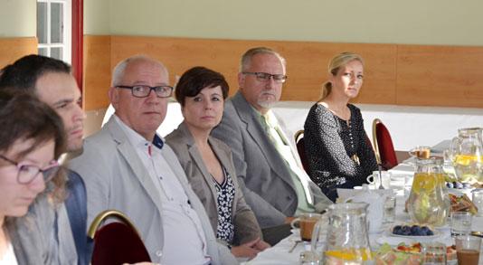 Díky dobrému projektu ateliéru Zídka, nezměrnému úsilí a vytrvalosti bývalého starosty Podbřezí pana Antonína Novotného i současné starostky paní Ester Horákové, pracovnímu nasazení stavební firmy