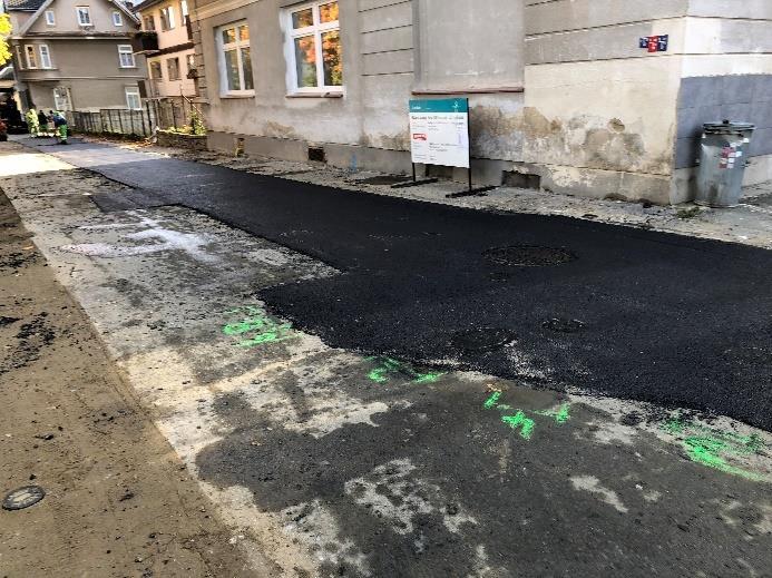 OBNOVA VODOVODU A KANALIZACE V ULICI TYRŠOVA, JESENÍK Stavba byla zahájena a provedena (vyjma finálních povrchů komunikací) v roce 2018.