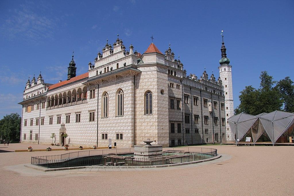 Zámek Litomyšl Víte, že tento krásný zámek postavil Vratislav II. z Pernštejna jako svatební dar pro svou manželku, kterou si přivezl až z dalekého Španělska?