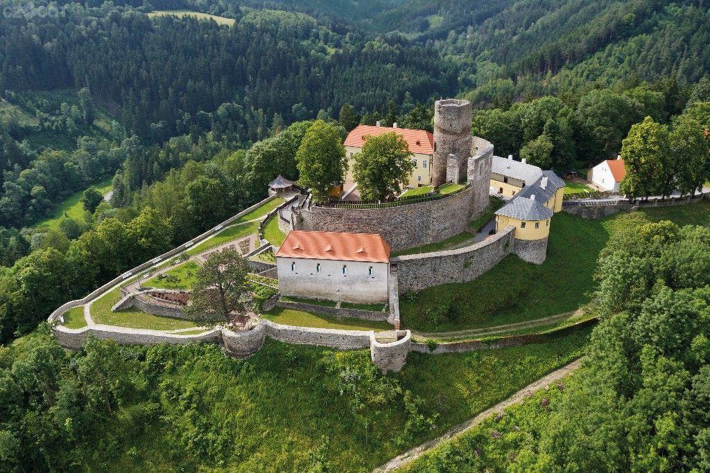 Hrad Svojanov Máte rádi pověsti a tajemné, trochu strašidelné příběhy?