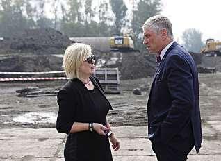OBYVATELÉ NOVÉHO DOMOVA KARVINÁ BUDOU ŽÍT V LEPŠÍCH PODMÍNKÁCH Moravskoslezský kraj pokračuje v humanizaci pobytových sociálních služeb.