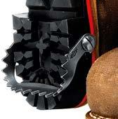 Spodní část boty až ke kotníkům je ušitá z jednoho kusu kůže, který je sešitý na vnější straně boty a zafixovaný nýty.