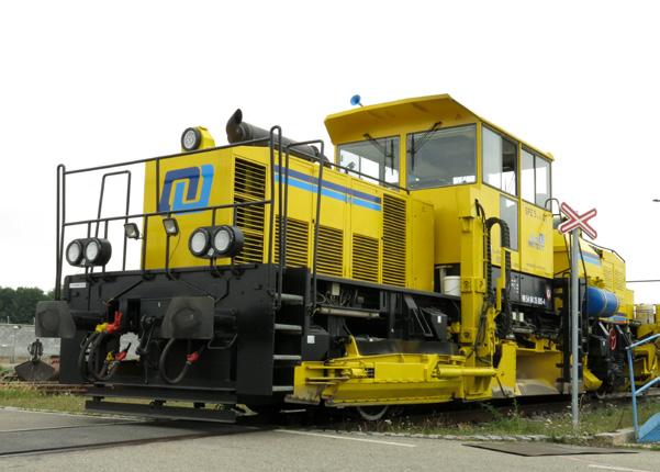 Za zmínku ovšem stojí naše dva zásadní přírůstky do kolejové mechanizace.