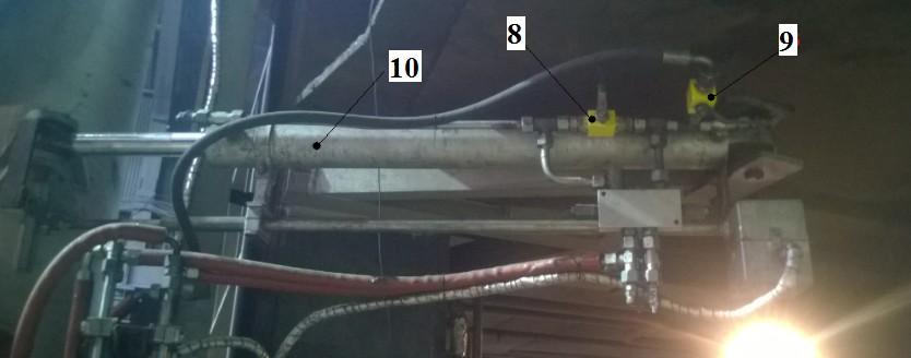 Obrázek 39: ventily pro případ totální havárie na hydraulickém válci Obrázek 40: Ventily u