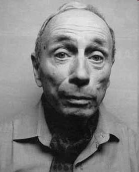 Ustavuje se po 2. s. v., komparativní studie politiky již od začátku antropologie. Balandier, Georgese (*1920): jeden ze zakladatelů politické antropologie.