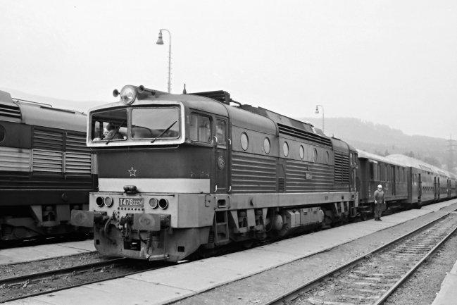 3195 během křižování ve Frýdlantu nad Ostravicí 2. října 1987. Opavy, přičemž se pod vedením foto Jan Novotný nejen krnovských čet objevoval i v čele nákladních vlaků mezi Opavou a Ostravou.