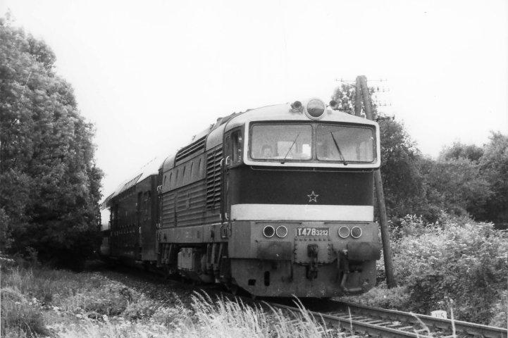 nahoře: T02 pro doplňkové páteční (1 stroj) a nedělní (2 stroje) výkony T478.3 LD Ostrava mezi Ostravou a Frýdlantem nad Ostravicí resp. Ostravicí uprostřed: T478.3212 u Pržna 31.