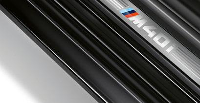 dynamiku. Je vybaven dvoukomorovým turbodmychadlem Twin- Scroll, plně variabilním ovládáním ventilů Valvetronic a přímým vstřikováním paliva.
