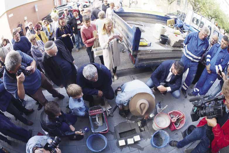 světové války. Stolpersteine zde uložil autor projektu Günter Demnig.