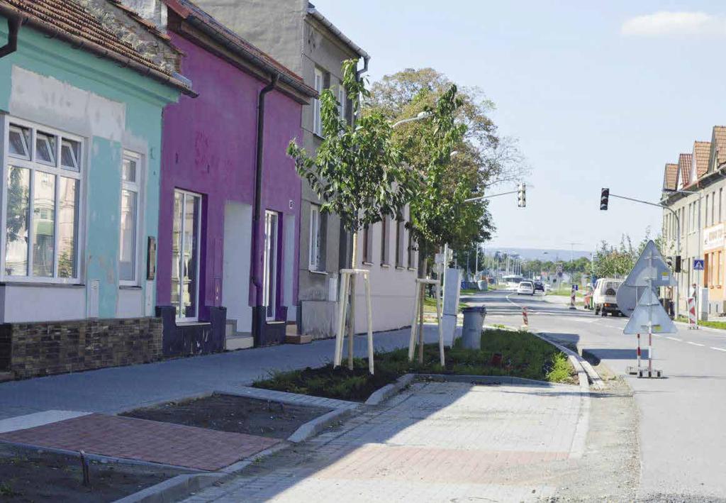 Návštěvníci mohli vidět propojení generací na vlastní oči. Předváděly se modely, které na tuto příležitost zapůjčili místní majitelé oděvních firem, doplnila náměstkyně primátora Milada Sokolová.