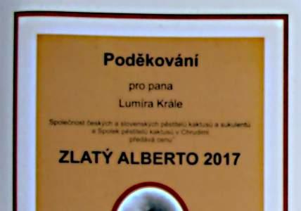 Zdůrazňuji zejména dlouhodobost této činnosti. Kdyby to šlo, byl by určitě v Guinnesově knize rekordů. Také o jeho cestách za kaktusy nám Lumír na stránkách Ostníku podrobně referoval.