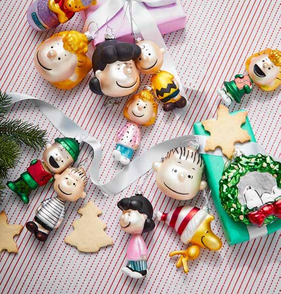 PEANUTS Skleněná ozdoba D 7 x Š 6 x V 10 cm 279 Kč Disney