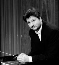 l - Velký sál VÁNOČNÍ KONCERT David Deyl zpěv Ota Balage Dirigent Thursday, 19 Decemb