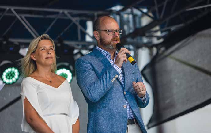 Ministr Plaga s rektorkou Danuší Nerudovou V roli ministra školství a zároveň absolventa navštívil oslavu 100 let Mendelovy univerzity Robert Plaga.
