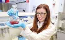 Z pohledu pedagogické činnosti se Ústav chemie a biochemie nejvíce zapojuje do programů Chemie a technologie potravin a Molekulární biologie a biotechnologie jak v bakalářském, tak navazujícím
