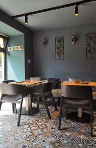 Pěšky od školy / Otevíračka Cena espressa a cappuccina Pro ty, kteří se vyznají značka kávy Pohodlíčko / Z jídelníčku Specialitky / TIP / Zajímavost Hodnocení na FB 52 1 Cat 4,7 Cafe 2 min Po Pá 8