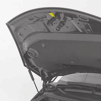Kapota motoru 2 1 Pro otevření zatáhněte za páčku 1. Bezpečnostní zajištění kapoty Pro odjištění zvedněte destičku 2.