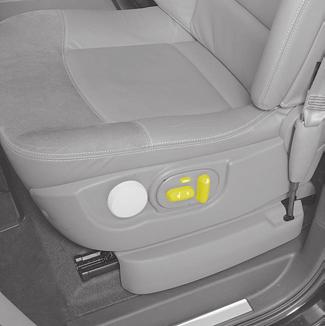 ULOŽENÍ SEŘÍZENÍ SEDADLA ŘIDIČE DO PAMĚTI Seřízení místa řidiče lze do paměti uložit prostřednictvím karty RENAULT.