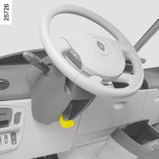 Volant/posilovač řízení Posilovač řízení Při běžícím motoru nevytáčejte volant až na doraz (nebezpečí poškození čerpadla posilovače řízení).