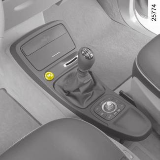 SPUŠTĚNÍ A VYPNUTÍ MOTORU POMOCÍ KARTY RENAULT S AUTOMATICKÝM REŽIMEM 1 A Vypnutí motoru Při stojícím vozidle stiskněte tlačítko 1. Příslušenství, jako např.